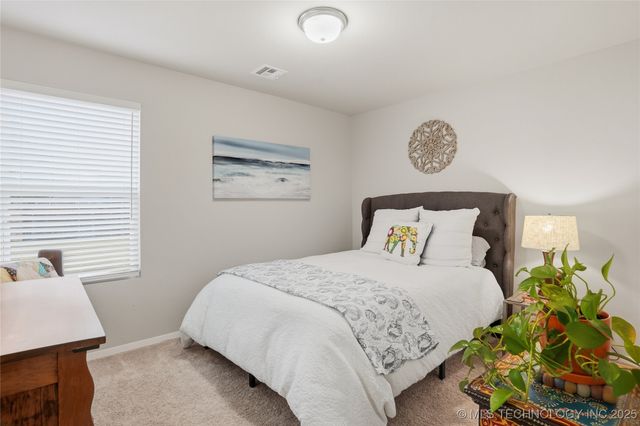 8407 E 161st Place S, Bixby, OK 74008