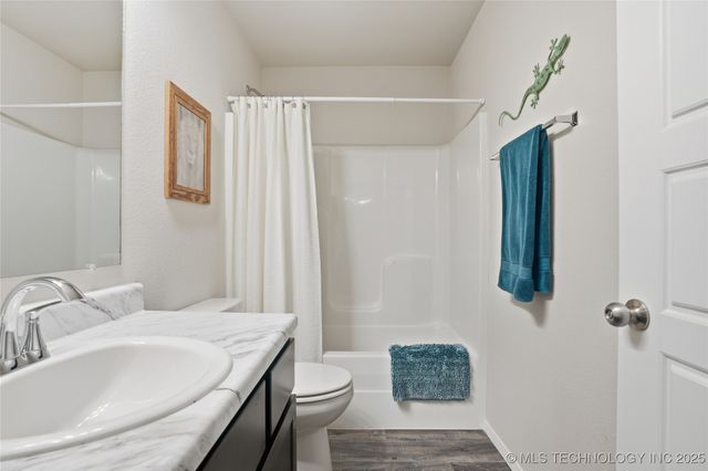 8407 E 161st Place S, Bixby, OK 74008