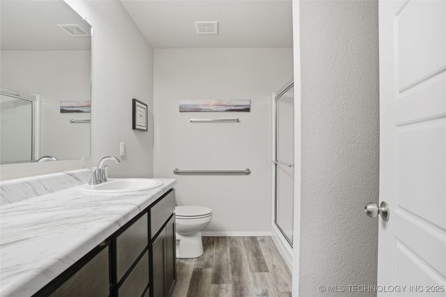 8407 E 161st Place S, Bixby, OK 74008