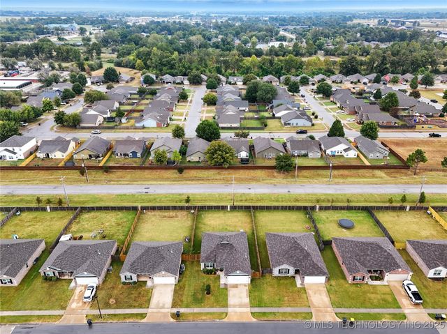 8407 E 161st Place S, Bixby, OK 74008