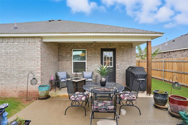 8407 E 161st Place S, Bixby, OK 74008