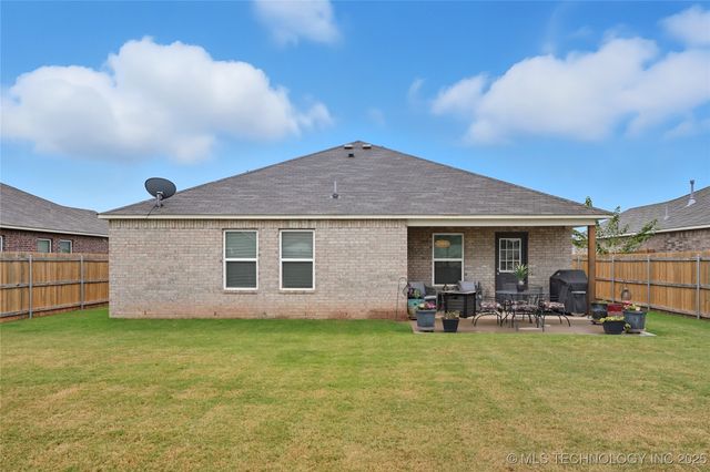 8407 E 161st Place S, Bixby, OK 74008