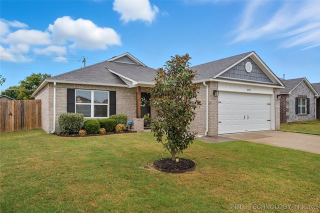 8407 E 161st Place S, Bixby, OK 74008