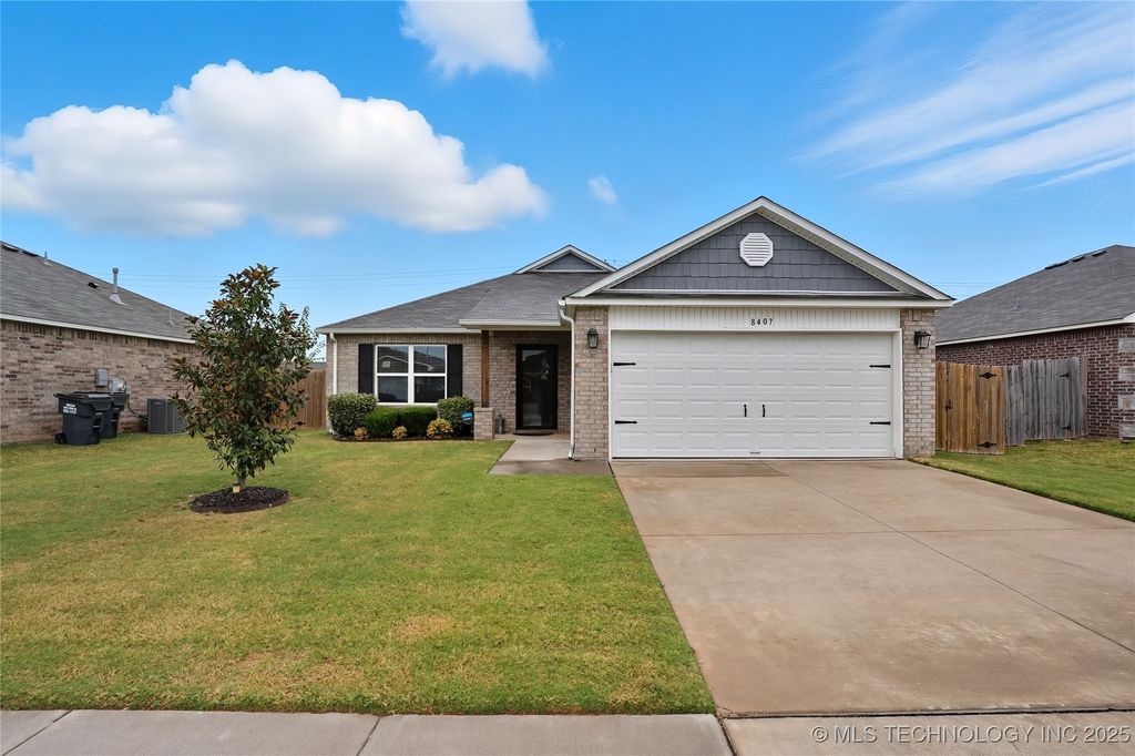 8407 E 161st Place S, Bixby, OK 74008