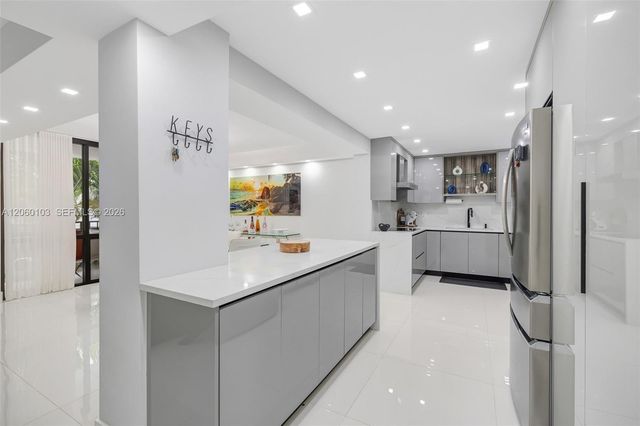13953 Kendale Lakes Circle B205, Miami, FL 33183