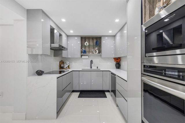 13953 Kendale Lakes Circle B205, Miami, FL 33183