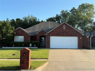 13006 E 112th Street North, Owasso, OK 74055
