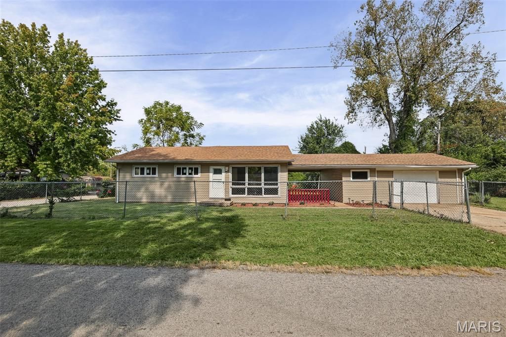7301 Church Lane, East St Louis, IL 62203