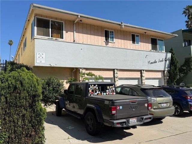 1129 Lincoln Boulevard, Santa Monica, CA 90403