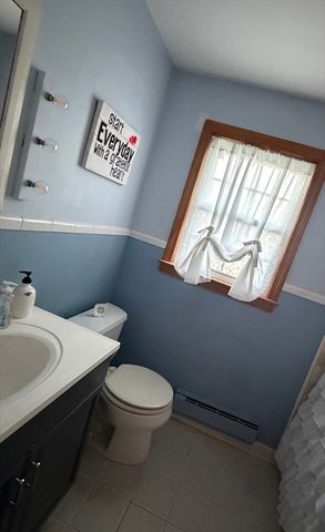18 Austin Ct E, Saugus, MA 01906