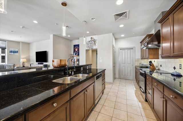 914 Main Street 801, Houston, TX 77002