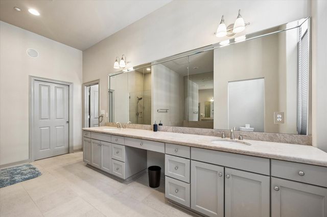 914 Main Street 801, Houston, TX 77002
