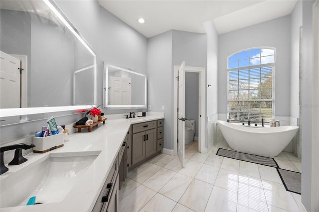 1746 CARILLON PARK DRIVE, Oviedo, FL 32765