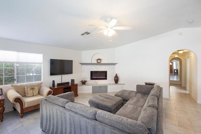 51880 Avenida Madero, La Quinta, CA 92253