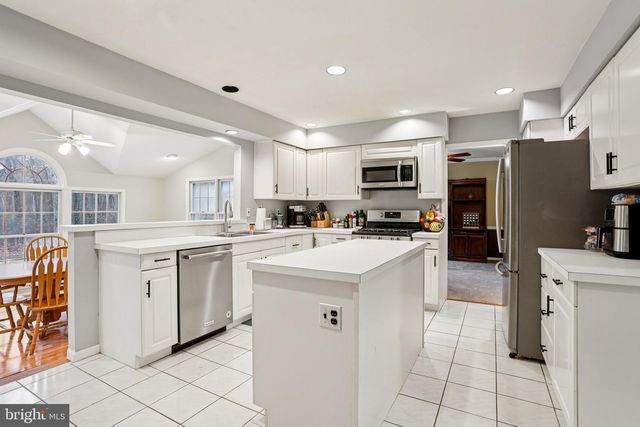 114 HEADWATER DR., Medford, NJ 08055