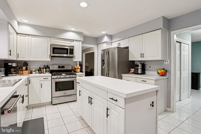 114 HEADWATER DR., Medford, NJ 08055