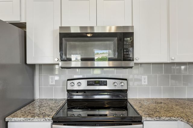 2021 Sercy Dr, Spring Hill, TN 37174