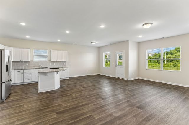 2021 Sercy Dr, Spring Hill, TN 37174