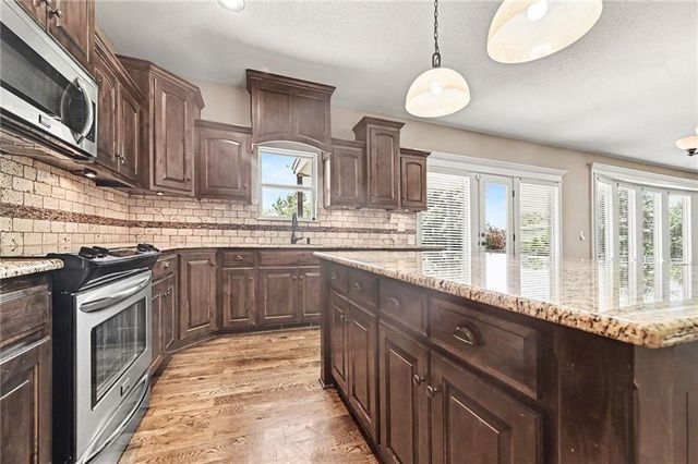 10318 N Fisk Avenue, Kansas City, MO 64154