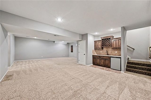 10318 N Fisk Avenue, Kansas City, MO 64154