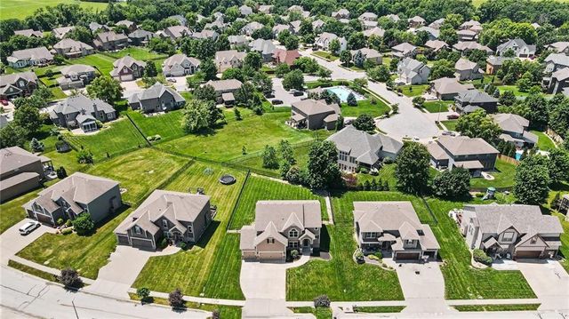 10318 N Fisk Avenue, Kansas City, MO 64154