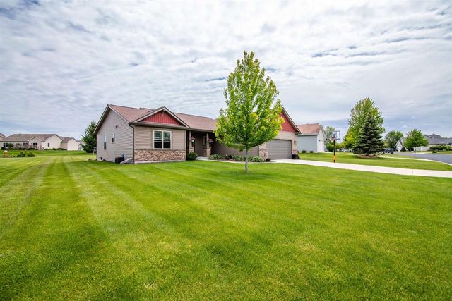 N7984 Woody Lane, Ixonia, WI 53036