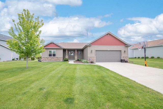 N7984 Woody Lane, Ixonia, WI 53036