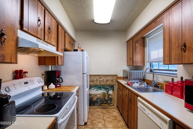 840 Center Ave Apt 26, Holly Hill, FL 32117