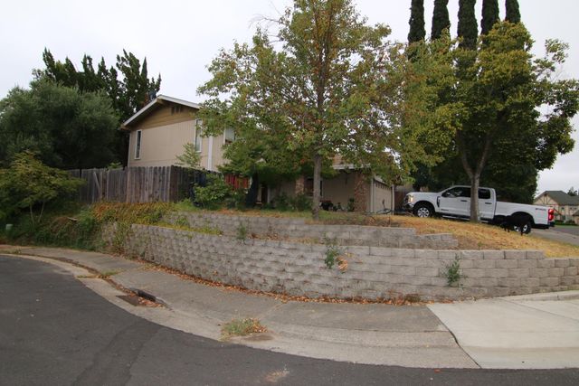 5018 Rimwood Dr, Fair Oaks, CA 95628