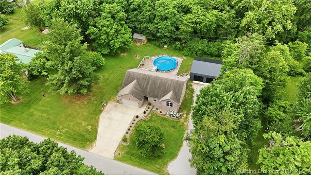 8425 Locust Drive, Charlestown, IN 47111