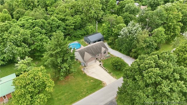 8425 Locust Drive, Charlestown, IN 47111