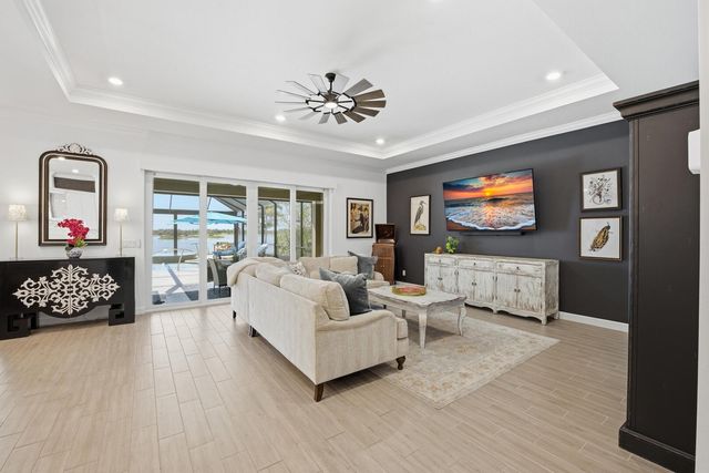 829 Hookline Circle, Loxahatchee, FL 33470