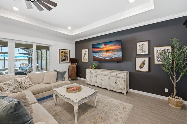 829 Hookline Circle, Loxahatchee, FL 33470