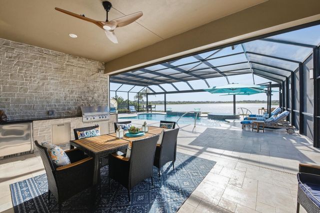 829 Hookline Circle, Loxahatchee, FL 33470