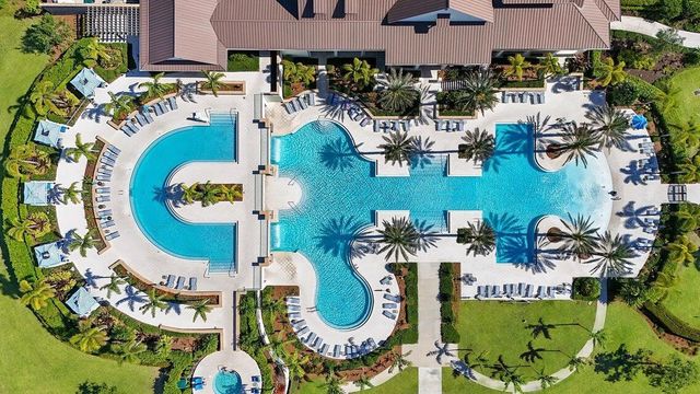 829 Hookline Circle, Loxahatchee, FL 33470