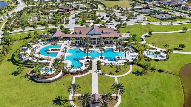 829 Hookline Circle, Loxahatchee, FL 33470