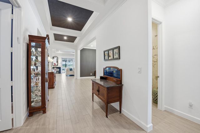 829 Hookline Circle, Loxahatchee, FL 33470