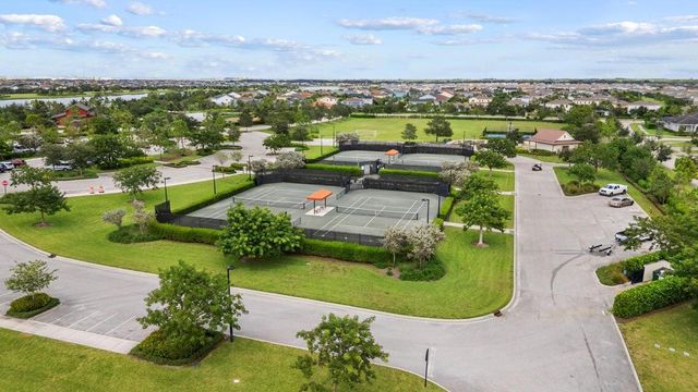 829 Hookline Circle, Loxahatchee, FL 33470