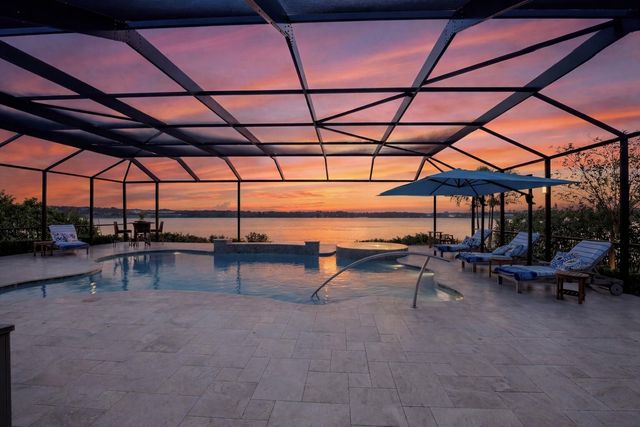 829 Hookline Circle, Loxahatchee, FL 33470