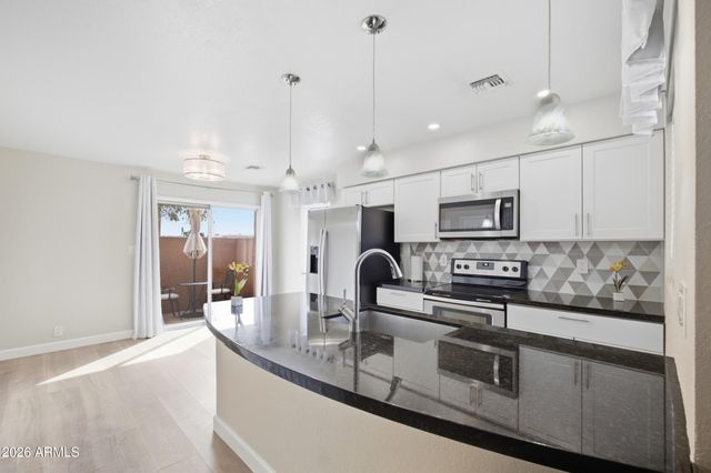 602 W Hononegh Drive 1, Phoenix, AZ 85027