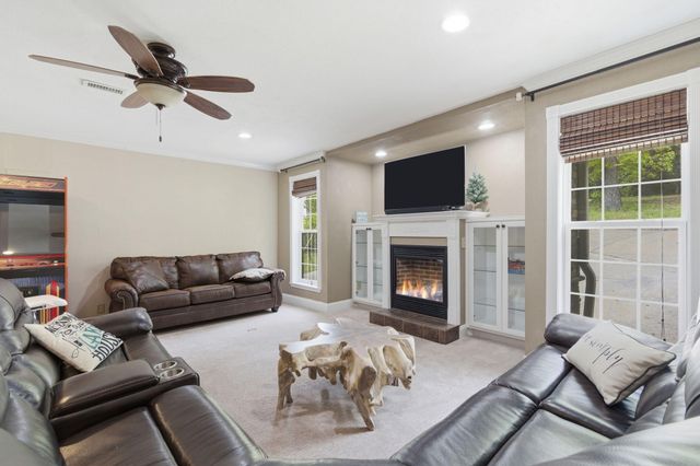 169 Waterscape Road, Ridgedale, MO 65739