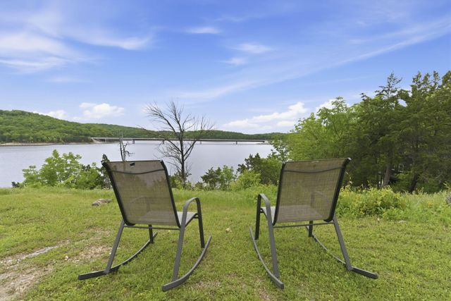 169 Waterscape Road, Ridgedale, MO 65739