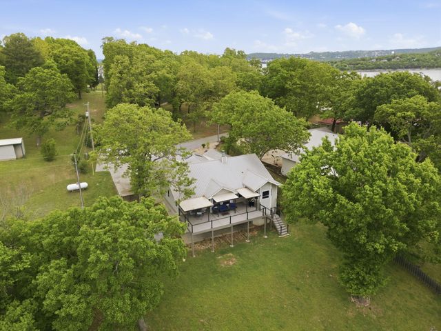 169 Waterscape Road, Ridgedale, MO 65739
