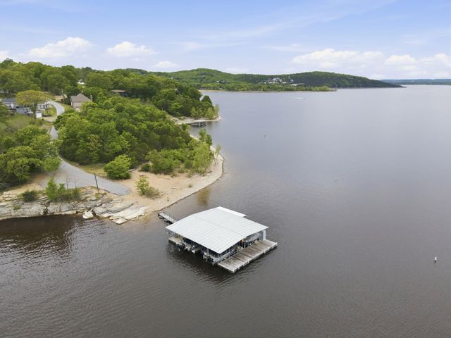 169 Waterscape Road, Ridgedale, MO 65739