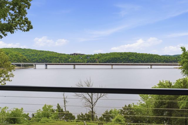 169 Waterscape Road, Ridgedale, MO 65739