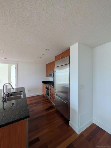 1205 Pacific Hwy 2504, San Diego, CA 92101