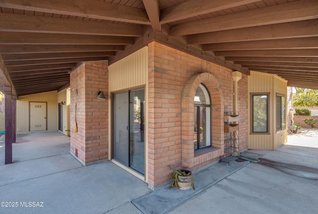 1961 W Ashbrook Drive, Tucson, AZ 85704