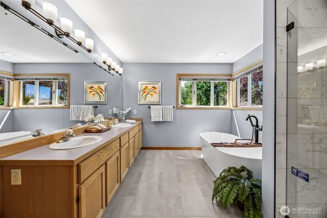 255 SW 194th Place, Normandy Park, WA 98166
