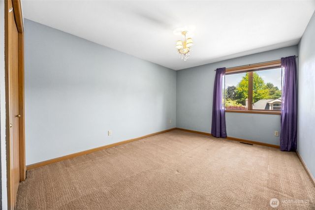 255 SW 194th Place, Normandy Park, WA 98166