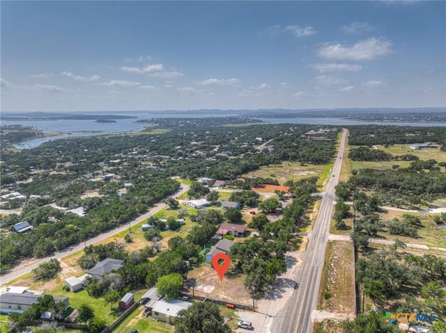 2189 Potters Creek Road, Canyon Lake, TX 78133